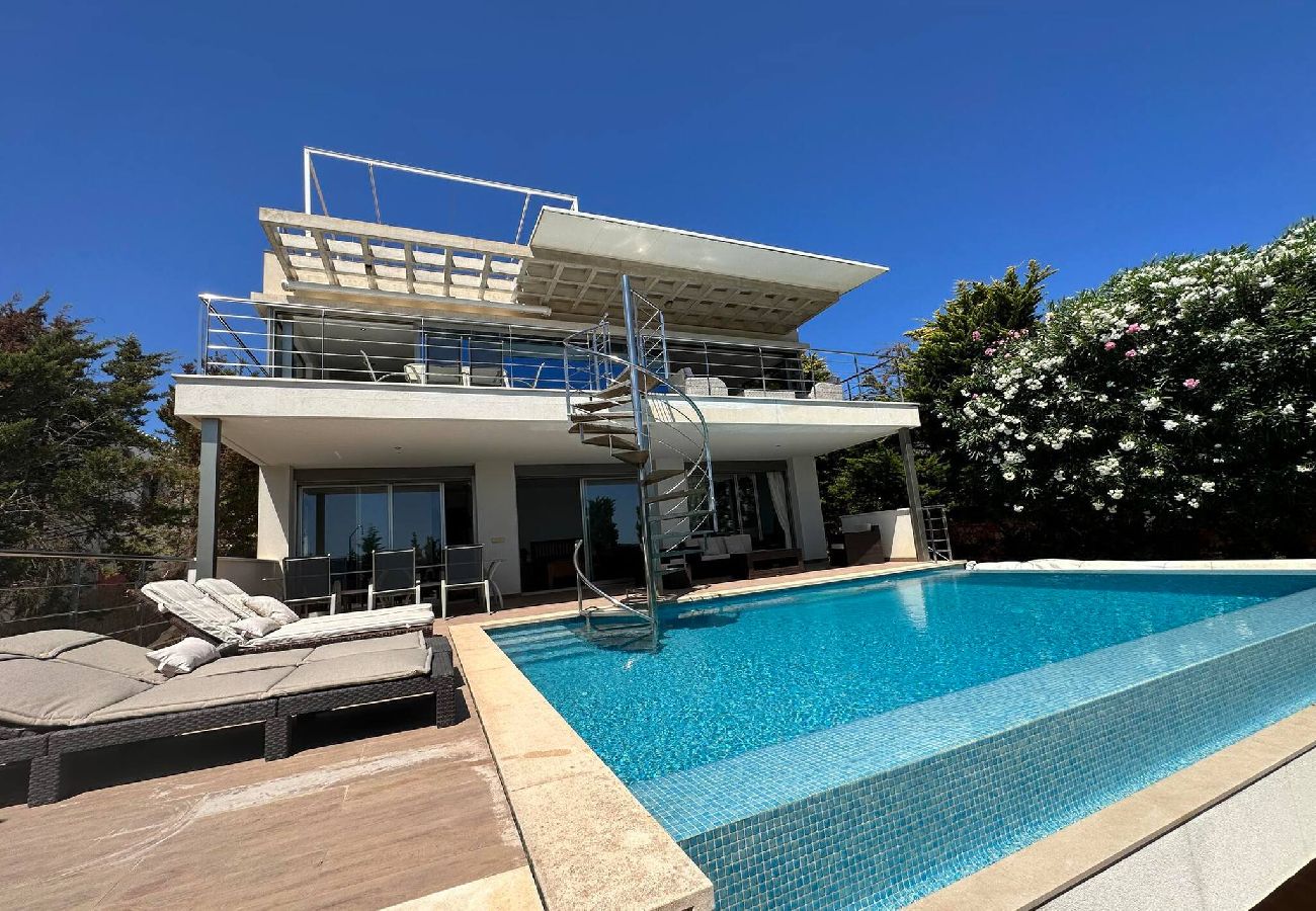 Villa en Fornells - Casa Bella