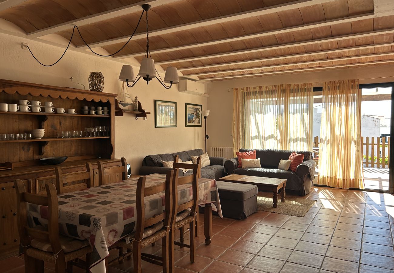 Casa adossada en Fornells - Es Berry 3