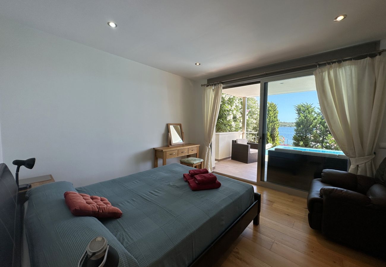 Villa in Fornells - Casa Bella